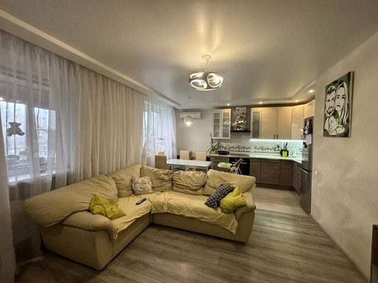 Продам трехкомнатную (3-комн.) квартиру, Батуринская ул, 159/78, Ростов-на-Дону г