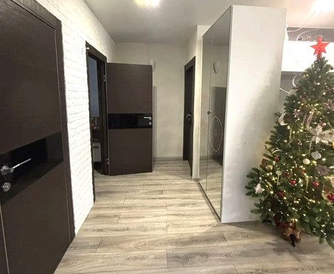 Продам трехкомнатную (3-комн.) квартиру, Батуринская ул, 159/78, Ростов-на-Дону г