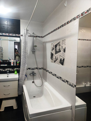 Продам трехкомнатную (3-комн.) квартиру, Батуринская ул, 159/78, Ростов-на-Дону г