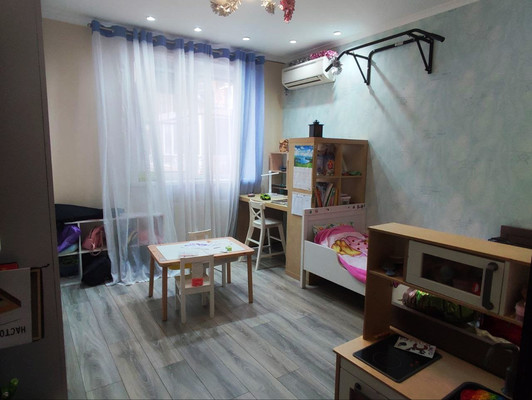 Продам трехкомнатную (3-комн.) квартиру, Батуринская ул, 159/78, Ростов-на-Дону г