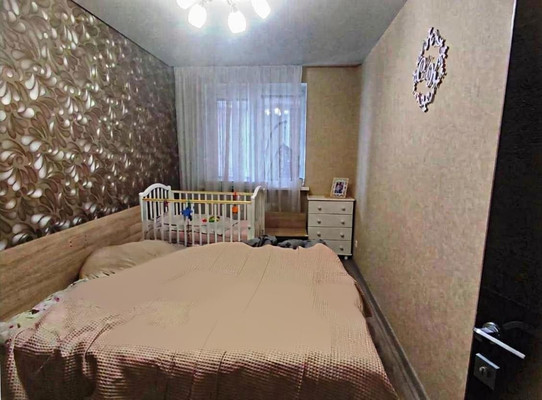 Продам трехкомнатную (3-комн.) квартиру, Батуринская ул, 159/78, Ростов-на-Дону г