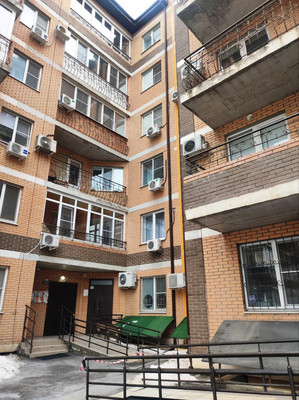 Продам трехкомнатную (3-комн.) квартиру, Батуринская ул, 159/78, Ростов-на-Дону г