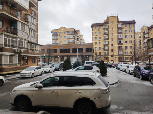 Продам трехкомнатную (3-комн.) квартиру, Батуринская ул, 159/78, Ростов-на-Дону г