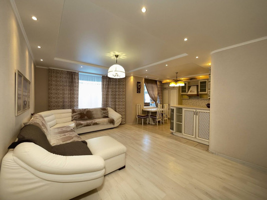 Продам трехкомнатную (3-комн.) квартиру, Карла Маркса ул, 59а, Ишим г