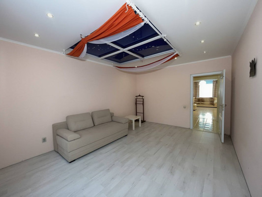 Продам трехкомнатную (3-комн.) квартиру, Карла Маркса ул, 59а, Ишим г