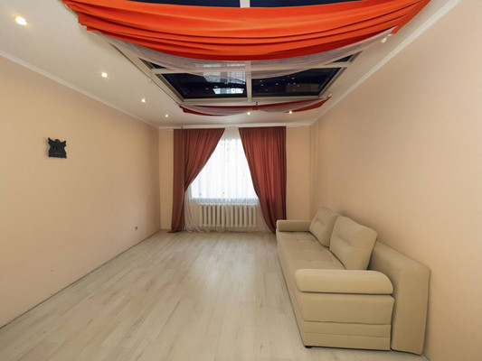 Продам трехкомнатную (3-комн.) квартиру, Карла Маркса ул, 59а, Ишим г