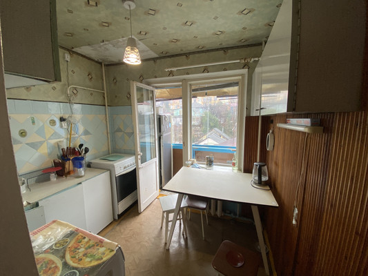 Продам трехкомнатную (3-комн.) квартиру, Шаумяна ул, 11, Туапсе г