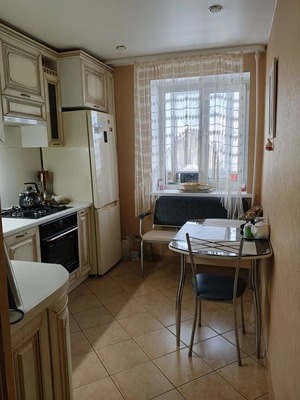 Продам двухкомнатную (2-комн.) квартиру, Большая Московская ул, 110/2, Великий Новгород г