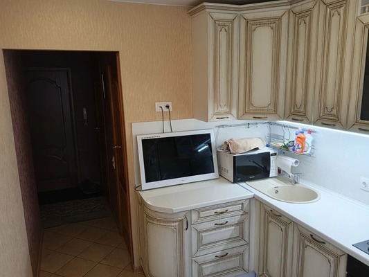 Продам двухкомнатную (2-комн.) квартиру, Большая Московская ул, 110/2, Великий Новгород г