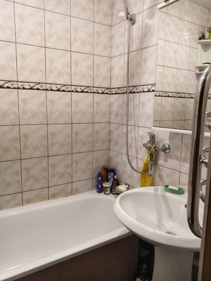 Продам двухкомнатную (2-комн.) квартиру, Большая Московская ул, 110/2, Великий Новгород г