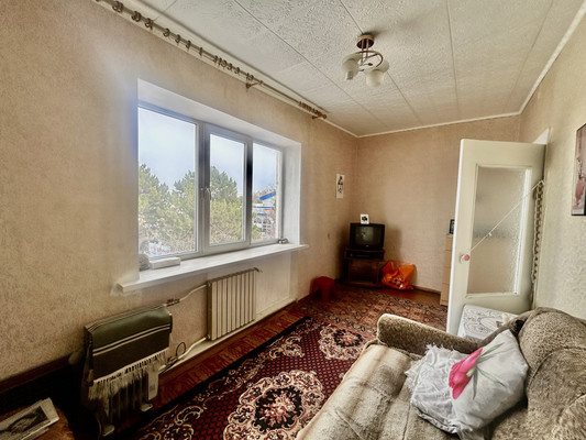 Продам двухкомнатную (2-комн.) квартиру, Студенческая ул, 14, Симферополь г