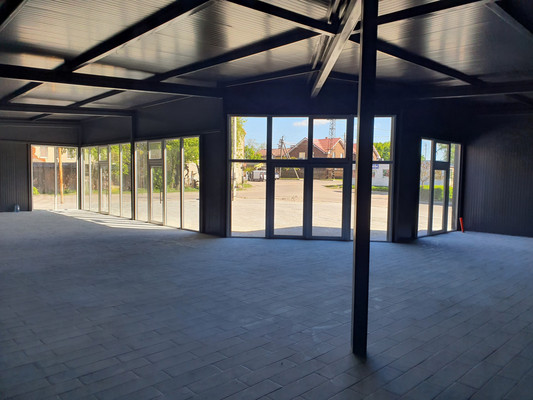 Продам коммерческое помещение 240 м2, Речная ул, 2А, Гвардейск г