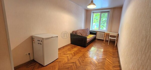 Продам трехкомнатную (3-комн.) квартиру, Авиационный пер, 8, Москва г