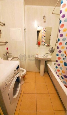 Продам трехкомнатную (3-комн.) квартиру, Авиационный пер, 8, Москва г