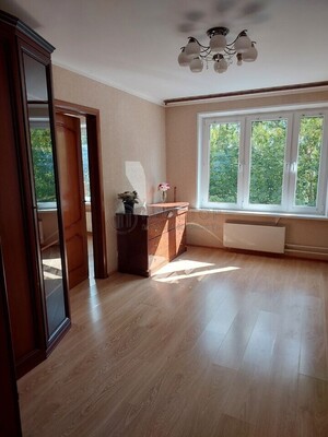 Продам трехкомнатную (3-комн.) квартиру, Каширское ш, 102к2, Москва г