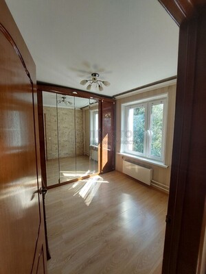 Продам трехкомнатную (3-комн.) квартиру, Каширское ш, 102к2, Москва г