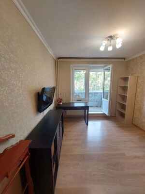 Продам трехкомнатную (3-комн.) квартиру, Каширское ш, 102к2, Москва г