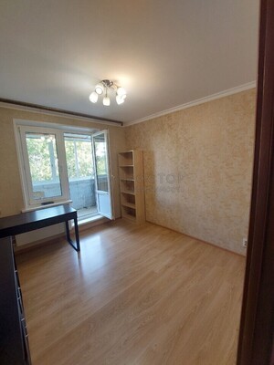 Продам трехкомнатную (3-комн.) квартиру, Каширское ш, 102к2, Москва г