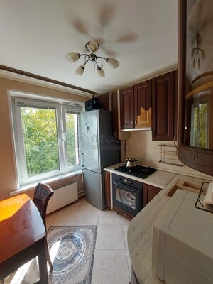 Продам трехкомнатную (3-комн.) квартиру, Каширское ш, 102к2, Москва г