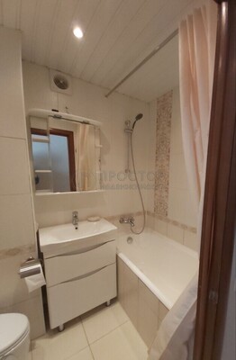 Продам трехкомнатную (3-комн.) квартиру, Каширское ш, 102к2, Москва г