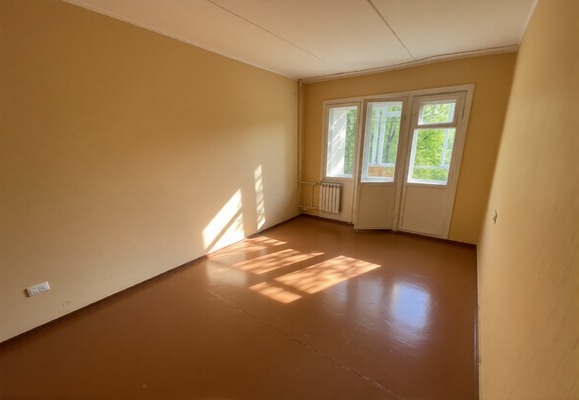 Продам трехкомнатную (3-комн.) квартиру, Воровского ул, 65, Симферополь г