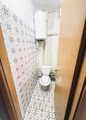 Продам трехкомнатную (3-комн.) квартиру, Воровского ул, 65, Симферополь г