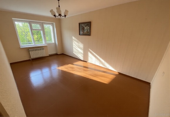 Продам трехкомнатную (3-комн.) квартиру, Воровского ул, 65, Симферополь г