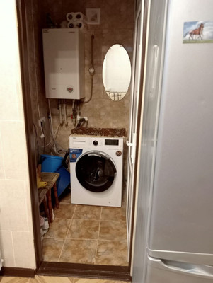 Продам двухкомнатную (2-комн.) квартиру, Караимская ул, 56, Симферополь г