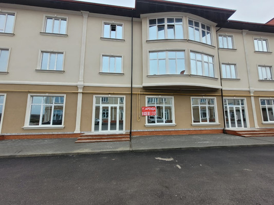 Сдам торговое помещение 92 м2, Олимпийский б-р, 1, Баксан г