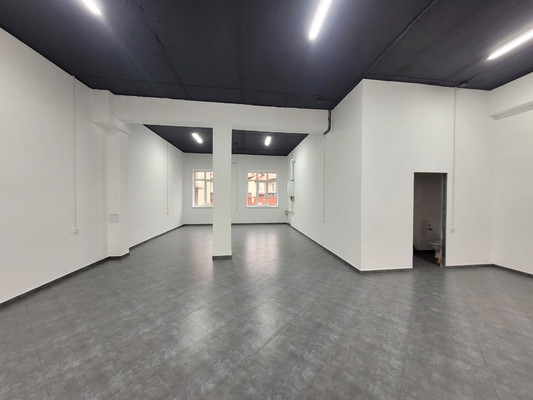 Сдам торговое помещение 92 м2, Олимпийский б-р, 1, Баксан г