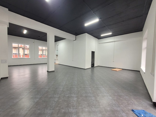 Сдам торговое помещение 92 м2, Олимпийский б-р, 1, Баксан г