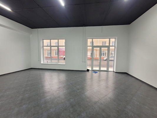 Сдам торговое помещение 92 м2, Олимпийский б-р, 1, Баксан г