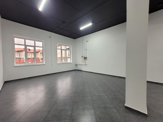 Сдам торговое помещение 92 м2, Олимпийский б-р, 1, Баксан г