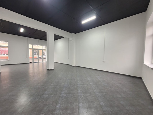 Сдам торговое помещение 92 м2, Олимпийский б-р, 1, Баксан г