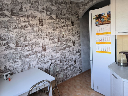 Продам двухкомнатную (2-комн.) квартиру, Фрунзе ул, 42, Калининград г