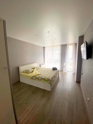 Продам двухкомнатную (2-комн.) квартиру, Крымский проезд, 2к8, Калининград г