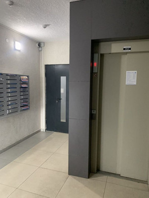 Продам двухкомнатную (2-комн.) квартиру, Крымский проезд, 2к8, Калининград г