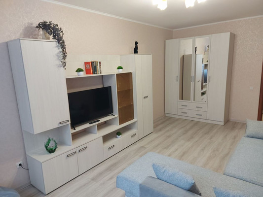 Продам однокомнатную (1-комн.) квартиру, Генерала Челнокова ул, 46, Калининград г