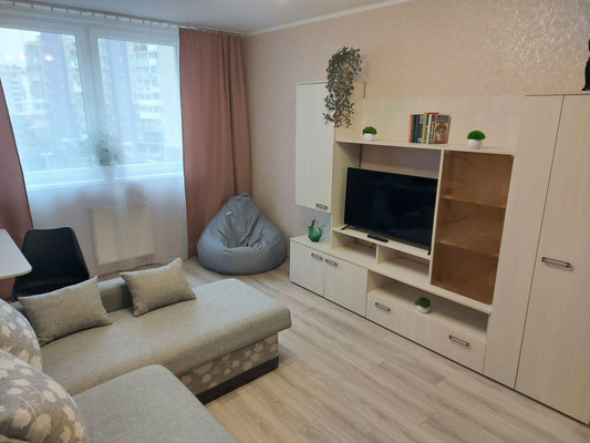 Продам однокомнатную (1-комн.) квартиру, Генерала Челнокова ул, 46, Калининград г