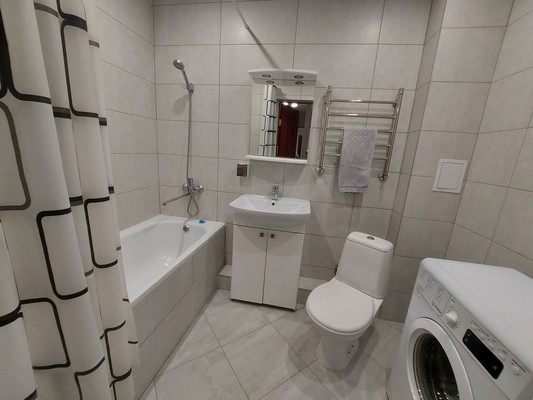 Продам однокомнатную (1-комн.) квартиру, Генерала Челнокова ул, 46, Калининград г