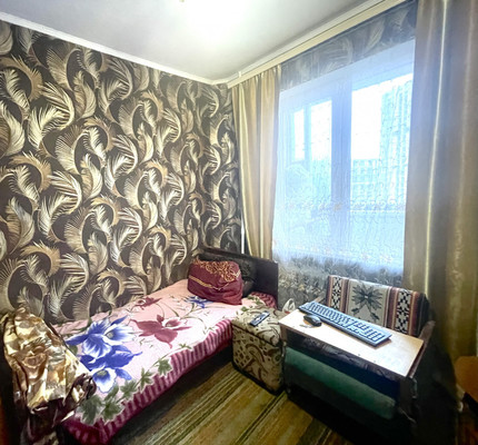 Продам трехкомнатную (3-комн.) квартиру, Воровского ул, 60, Симферополь г