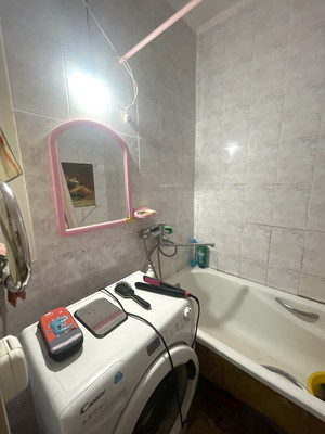 Продам трехкомнатную (3-комн.) квартиру, Воровского ул, 60, Симферополь г