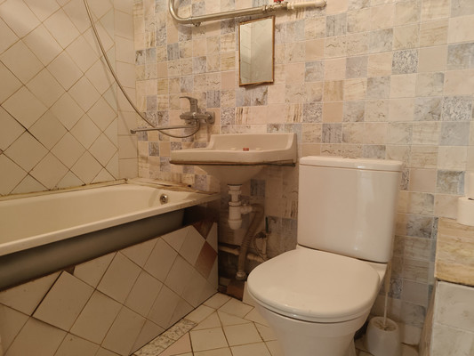 Продам двухкомнатную (2-комн.) квартиру, 20-я линия ул, 50, Ростов-на-Дону г