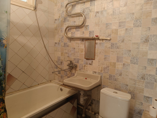 Продам двухкомнатную (2-комн.) квартиру, 20-я линия ул, 50, Ростов-на-Дону г