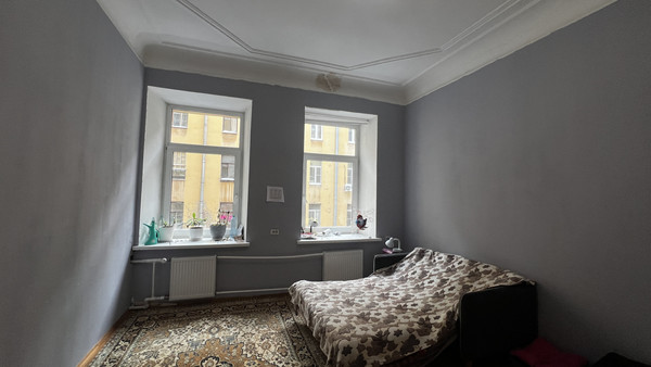 Продам многокомнатную квартиру, 5-я В.О. линия, 64/13А, Санкт-Петербург г