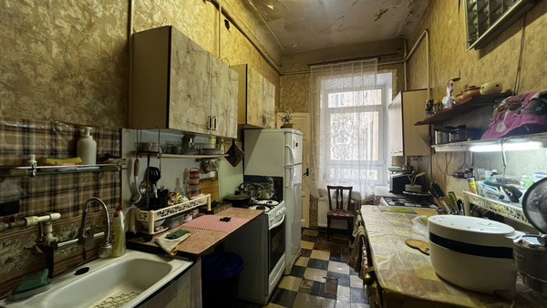 Продам многокомнатную квартиру, 5-я В.О. линия, 64/13А, Санкт-Петербург г