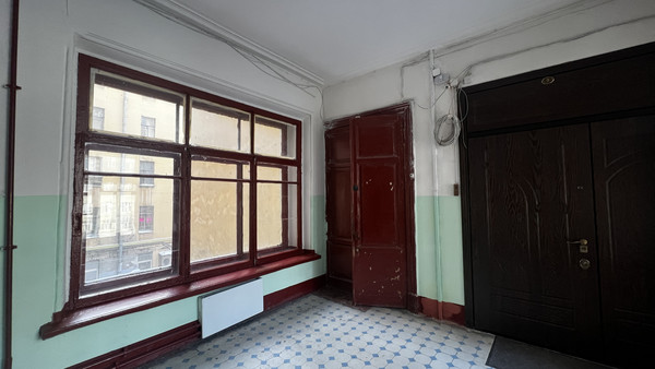 Продам многокомнатную квартиру, 5-я В.О. линия, 64/13А, Санкт-Петербург г