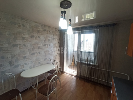 Сдам однокомнатную (1-комн.) квартиру, Октябрьская ул, 37л, Крымск г