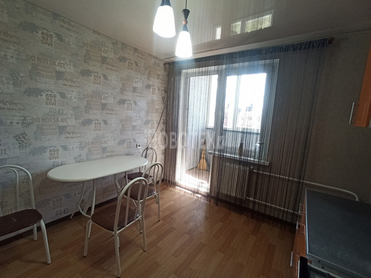 Сдам однокомнатную (1-комн.) квартиру, Октябрьская ул, 37л, Крымск г