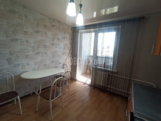 Сдам однокомнатную (1-комн.) квартиру, Октябрьская ул, 37л, Крымск г